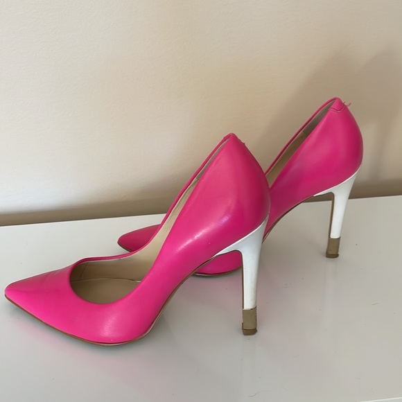 HOT PINK pointed toe heels - Picture 3 of 3